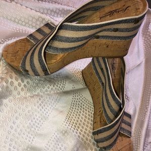Women’s size 10 Lucky Brand 3.5 inch heel wedges